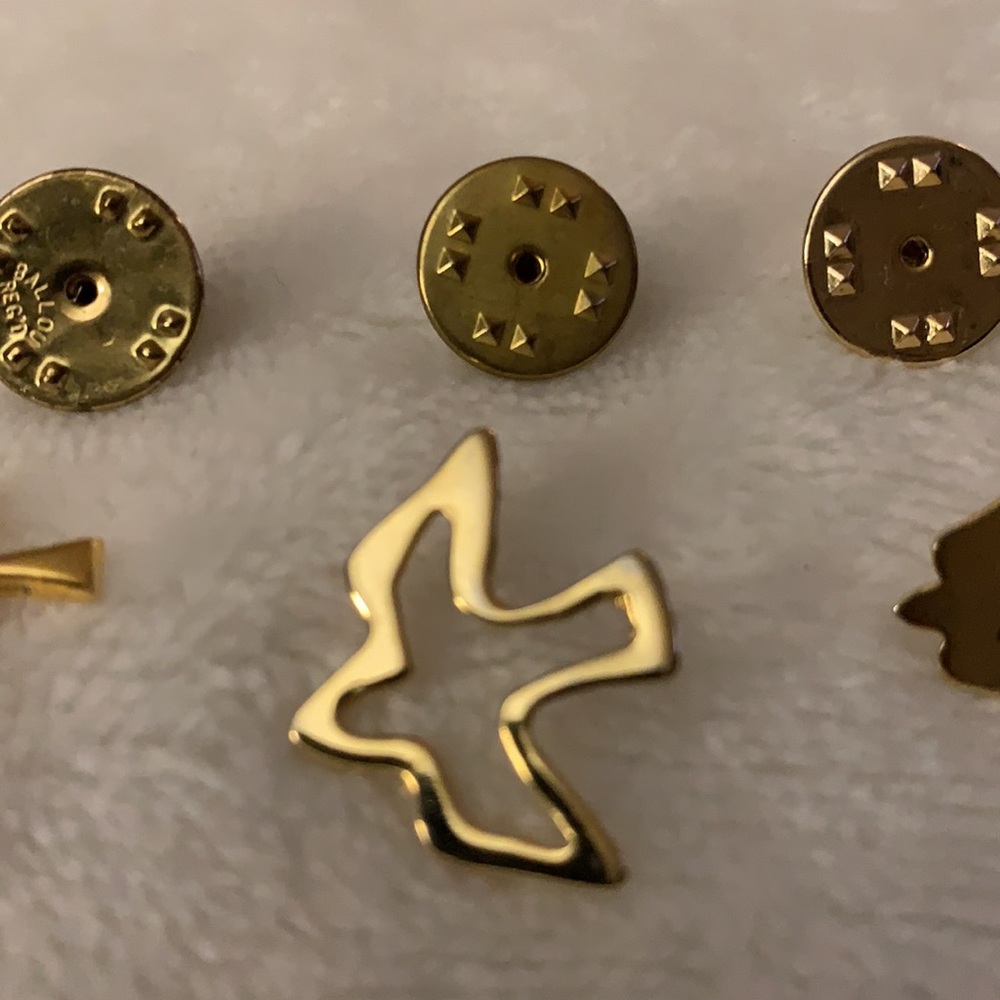Bundle of 4 pins, cross, dove, small dove, and butterfly. All in gold tones. - Picture 3 of 8